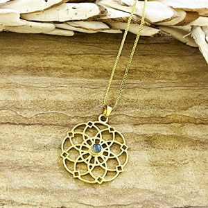 สร้อยคอทองเหลืองลายดอกไม้สไตล์โบฮีเมียนยอดนิยมสำหรับผู้หญิง ชุบทอง 18k ลายเรขาคณิตศักดิ์สิทธิ์ ขายส่งแบบ OEM ODM - Product Image 3