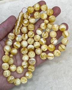 Tasbih de Resina Roja de Uttar Pradesh, Hecho a Mano, Ecológico y de Lujo, para Bodas, Navidad y Artículos para Fiestas del Año Nuevo Chino - Product Image 1
