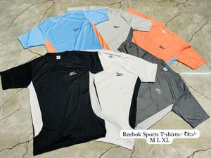 T-shirts noirs et blancs confortables et élégants pour hommes, doux et tendance pour garçons et hommes - Product Image 6