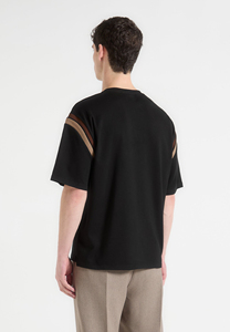 Camiseta de Verano Unisex de Moda con Bordado y Artesanía Elaborada, 230g, 100% Algodón Puro Peinado Compacto Siro Spun, Tejido de Punto, Corte Oversize - Product Image 5