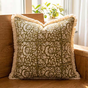 Coussin décoratif premium à motifs floraux persans, style scandinave pour la maison - Product Image 2