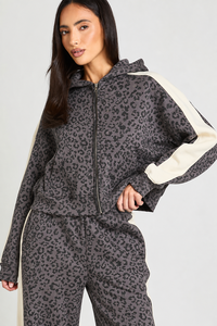 Vente en gros de sweats à capuche zippés pour femmes, en molleton, imprimé léopard graphite, style streetwear décontracté, personnalisables, pour l'hiver - Product Image 3