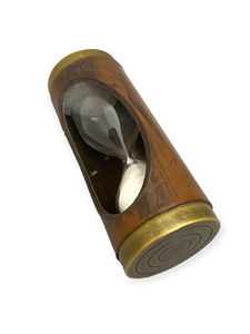 Sablier en laiton et bois de qualité supérieure, design élégant pour la mesure du temps - Product Image 2