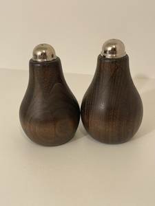 Decorative Wooden Salt and Pepper Shaker <b>Set</b> with Contemporary Design for Dining and Kitchen Spaces - Product Image 4