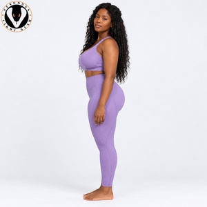 Conjunto de yoga premium para mujer, tela suave y elástica, ajuste cómodo para yoga, entrenamiento físico, ejercicio y ropa deportiva. - Product Image 4