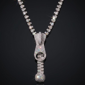 Collar con colgante de cadena de plata 925 con moissanita y diamantes cultivados en laboratorio, estilo Hip Hop, para mujer, con diseño de cremallera y dientes, brillante y único. - Product Image 4