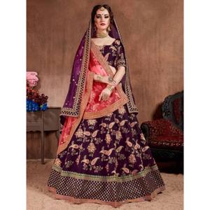 Lehenga Choli en taffetas brodé pour mariée avec perles et dentelle - Product Image 1