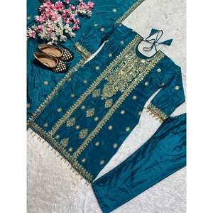 Ensemble de costume de soirée pour femmes de créateur avec broderie lourde sur le haut, pent et dupatta, élégant et stylé - Product Image 2