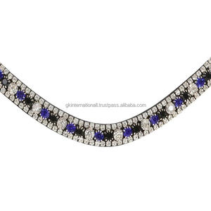 Bande de front de cheval en cuir de qualité supérieure noire incurvée profonde faite à la main, décorée de 3 rangées de cristaux bleus et clairs - Product Image 1