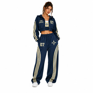 Conjunto Deportivo de 2 Piezas para Mujer con Logotipo Personalizado, Sudadera Corta y Pantalones Anchos con Ribete en Contraste - Product Image 4