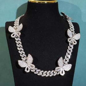 Collier Iced Out Papillon Maille Cubaine Hip Hop avec Pendentif Multi-Formes en Diamant de Laboratoire pour Hommes et Femmes, Bijoux Hip Hop en Diamant - Product Image 1