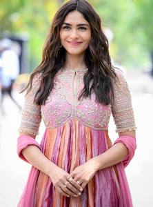 ชุดเดรสยาวสำหรับผู้หญิงแบบกลับด้านได้ สไตล์งานปาร์ตี้ รุ่น Pur Nc Moss พร้อมงานปักลายดอกไม้ ชุดเดรสพร้อมผ้าคลุมไหล่และกางเกงขายาว - Product Image 3