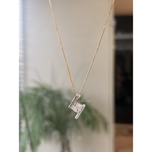 Exclusivo Collar con Colgante de Barra de Diseño en Oro de 14K QUBE STAR con Diamante Cultivado en Laboratorio de Corte Radiante de 1.05 Ct, Geométrico y Fino - Product Image 5
