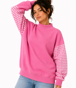 Sudadera OEM personalizada para mujer con cuello simulado, mangas con patchwork de guinga, apliques de letras, ajuste holgado y hombros caídos. - Product Image 3