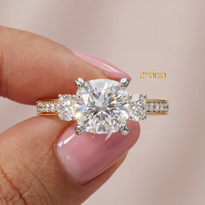 แหวนหมั้นเพชรทรงคุชชั่นคัท เพชรเลี้ยงในห้องปฏิบัติการ ทอง 14K 18K รับรองโดย IGI แหวนแต่งงานแบบโซลิแทร์สำหรับผู้หญิง เครื่องประดับเจ้าสาวสุดหรู - Product Image 1