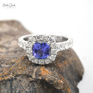 Élégante bague de fiançailles en or blanc massif 14 carats avec halo de diamants pavés naturels de 1,50 CTW et pierre de tanzanite taille coussin, taille US-7 - Product Image 4