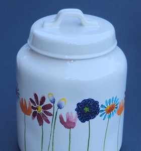 Pot de rangement en céramique à motif floral avec couvercle, récipient hermétique pour aliments, organisateur de comptoir de cuisine durable, design élégant - Product Image 2