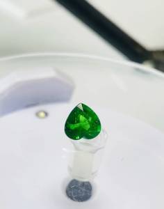 Piedra Preciosa de Tsavorita Natural, Sin Calentar, Sin Tratar, en Forma de Corazón Verde, Calidad AAA, Certificación IGI, Brillo AAA, Precio Accesible - Product Image 4