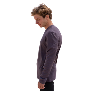 Camiseta de Manga Larga para Hombre, Color Morado Deslavado, 100% Algodón Orgánico de Lujo, Cuello Redondo, Preencogida, Certificada por GOTS, Ajuste Premium y Transpirable - Product Image 5