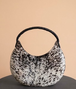 Sac à main hobo en cuir véritable motif vache avec poignée tressée, sac à bandoulière, sac de mode à porter sous le bras, capacité 1L, usage quotidien, marque OEM - Product Image 1