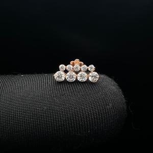 ต่างหูทองคำ 14K ประดับเพชรทรงแท่ง ดีไซน์เกลียวเกี่ยวแบบปลอดภัย - Product Image 2