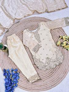 Ensemble de costume pour enfants en soie GMY de qualité supérieure avec broderies lourdes – Tenue de fête et de mariage - Product Image 4