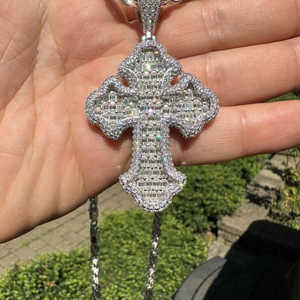 Pendentif Croix en Diamant Baguette de 2,5 Pouces, Certifié GRA D-E-F VVS1, Argent, Coupe Ronde Scintillante, Bijou Religieux, Cadeau - Product Image 1