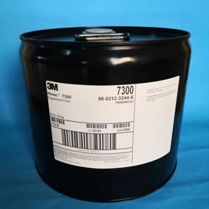 3M ™   Novec ™   7300 Fluides techniques de transfert de chaleur pour applications de nettoyage et de test électronique, provenant des États-Unis, seau de 1 gallon/5,4 kg - Product Image 1
