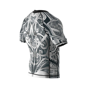 เสื้อยืดคอมเพรสชั่นพิมพ์ลายตามสั่งสำหรับผู้ชาย OEM แบรนด์ส่วนตัว สไตล์ลายสัก เสื้อยืดออกกำลังกาย แห้งเร็ว ชุดกีฬา ผู้ผลิต - Product Image 4