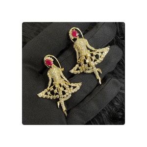Boucles d'oreilles pendantes de créateur en forme de danseuse, or 10 carats, diamant de laboratoire E F VVS VS, fournisseur de bijoux de mariage - Product Image 3