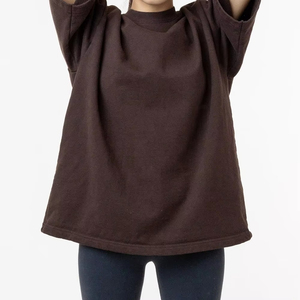 Nuevo producto, camiseta de alta calidad con hombros caídos para mujer, estilo oversized, lisa, personalizable, precio económico, camiseta para mujer, OEM, precio al por mayor - Product Image 2