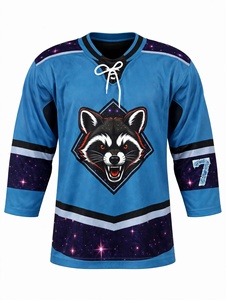 Jersey de Hockey sobre Hielo Azul Claro Sublimado Personalizado con Estampado de Mapache, Cuello con Cordones, Uniforme de Práctica de Equipo, Transpirable - Product Image 1