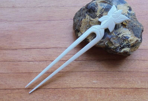 Bâtonnet à cheveux en os naturel fait main, écologique, objet d'art moderne, accessoire ethnique, support pour chignon, usage quotidien/fêtes, naturel - Product Image 3