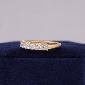 แหวนเพชรทรงปรินเซสคัท 1.50 กะรัต ผลิตในห้องปฏิบัติการ แบบครึ่งวง 14K ทองคำเหลือง - Product Image 3