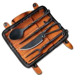 Ensemble de couverts de camping viking forgés à la main en acier inoxydable, ustensiles de repas médiévaux pour bushcraft avec étui de transport en cuir, 4 pièces, pour l'extérieur - Product Image 1