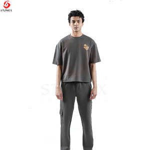 เสื้อยืดทรงบ็อกซ์โอเวอร์ไซส์สำหรับผู้ชาย เนื้อผ้านุ่ม ระบายอากาศได้ดี ผลิตจากผ้าฝ้ายเป็นมิตรกับสิ่งแวดล้อม ดีไซน์สั่งทำได้ สไตล์สตรีทแวร์ เสื้อผ้าลำลองสำหรับฤดูร้อน แบรนด์แฟชั่น - Product Image 1