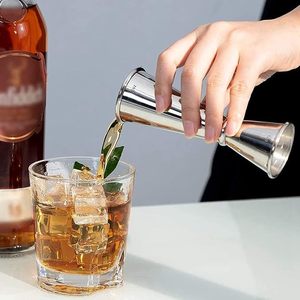 Jigger à cocktail double face de qualité professionnelle – Cuillère doseuse et outils de mesure de liquides robustes pour bars et restaurants - Product Image 1