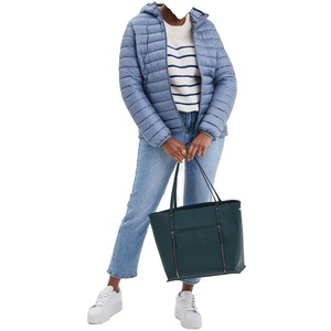 Chaqueta de Plumón Ligera Impermeable con Capucha para Mujer, Azul Grisáceo, Corte Ajustado, Abrigo Acolchado Cálido de Invierno, Ropa de Exterior Elegante y Moderna - Product Image 6