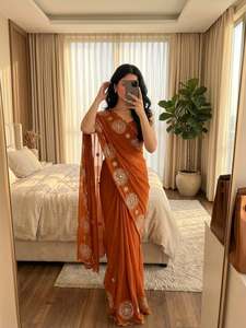 Sari Rangoli Crush con borde Cutdana Khatli hecho a mano, adornos pesados de Cutdana, Moti y espejos auténticos, 2 Butta grandes en Pallu, con blusa. - Product Image 6