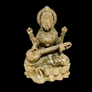 Escultura de la Diosa Saraswati en Latón Refinado, Tradicional para Bodas y Diwali, Elegante Ídolo Religioso de Metal para el Hogar, Oficina o Templo - Product Image 3