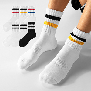Calcetines de Baloncesto Térmicos Transpirables al por Mayor para Hombre, Calcetines Deportivos de Poliéster con Diseño de Letras a la Moda, Equipación Personalizada para Equipos - Product Image 1