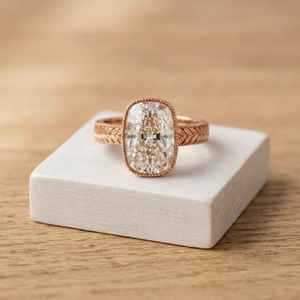 18K Gelbgold Hip-Hop Ovaler Schliff Naturstein Verlobungsring Weizenband Krappenfassung Rhodium-Plattiert IGI - Product Image 5