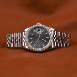 Montre unisexe en alliage avec cristal saphir, cadran analogique, lunette sertie de diamants, boîtier de 41 mm, design élégant et luxueux, fermoir pliant, moissanite - Product Image 1