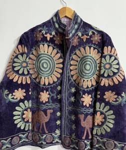 Chaqueta de terciopelo morado bordada con cuello mandarín, manga larga, bordado a mano con motivos florales, ropa exterior de otoño para mujer, estilo Suzani - Product Image 2