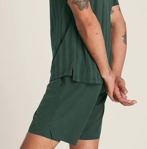 Shorts d'entraînement professionnels de Muay Thai en satin respirant, séchage rapide, légers, avec cordon de serrage et bande latérale pour hommes - Product Image 5