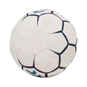 Ballon de handball TORO SKINS durable et imperméable avec surface antidérapante pour entraînement intérieur/extérieur, adapté à tous les âges, options personnalisables - Product Image 3