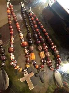 collar de resina hecho a mano - Product Image 4