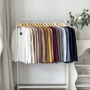 เสื้อคาร์ดิแกนถักแบบพื้นฐานสำหรับผู้หญิง - Product Image 1