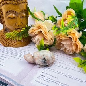 Natural Sunstone Tortoise Carving Orange Sunstone Turtle Healing Crystal For Reiki Feng Shui Decor Wholesale - Product Image 6
