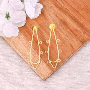 Pendientes de Botón Clásicos de Latón Chapado en Oro Amarillo, Pendientes de Botón de Diseñador Hechos a Mano con Latón Chapado en Oro de Alta Calidad, Regalo de Cumpleaños - Product Image 2